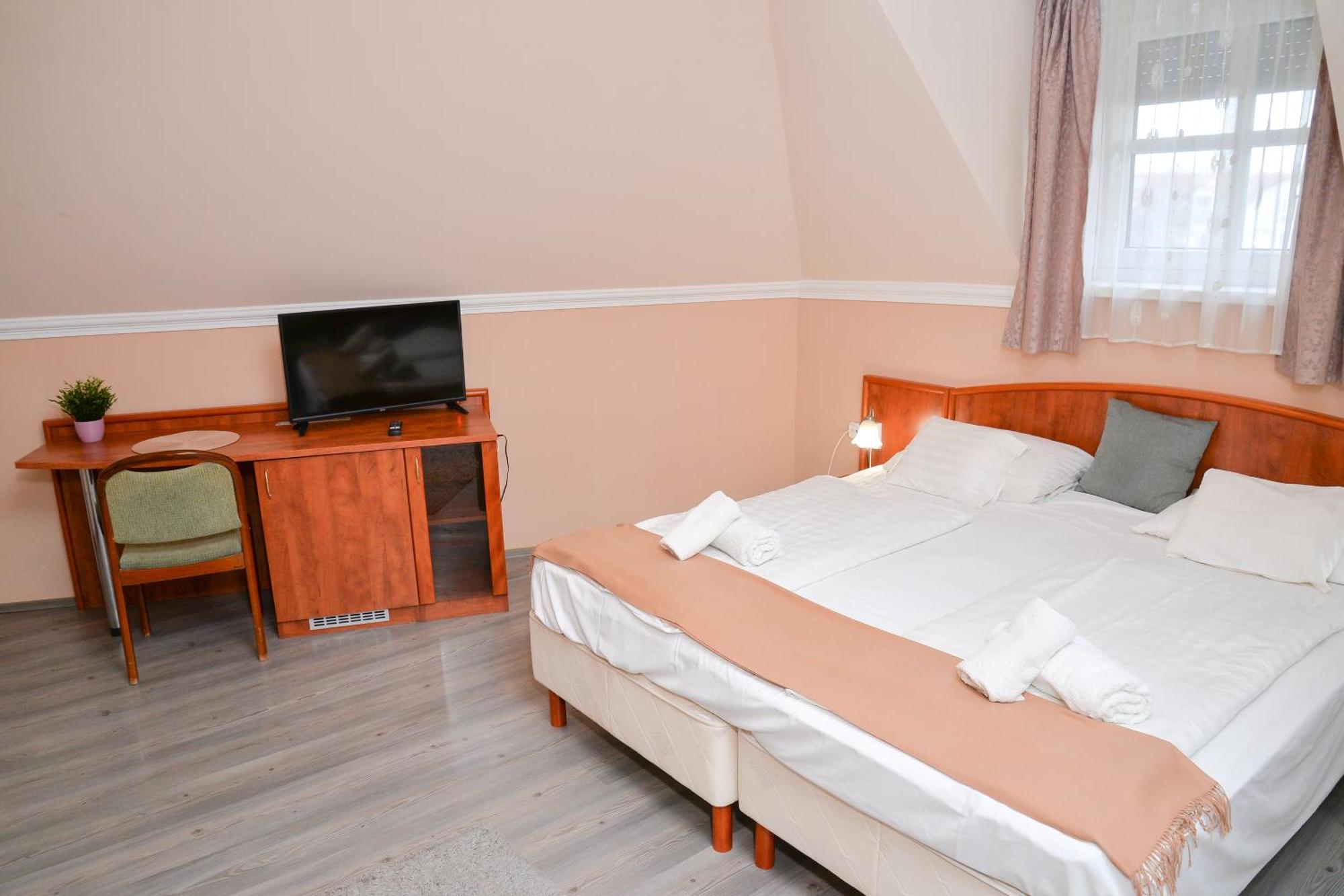 Major Panzio Es Etterem Bed & Breakfast Hajdúszoboszló Dış mekan fotoğraf